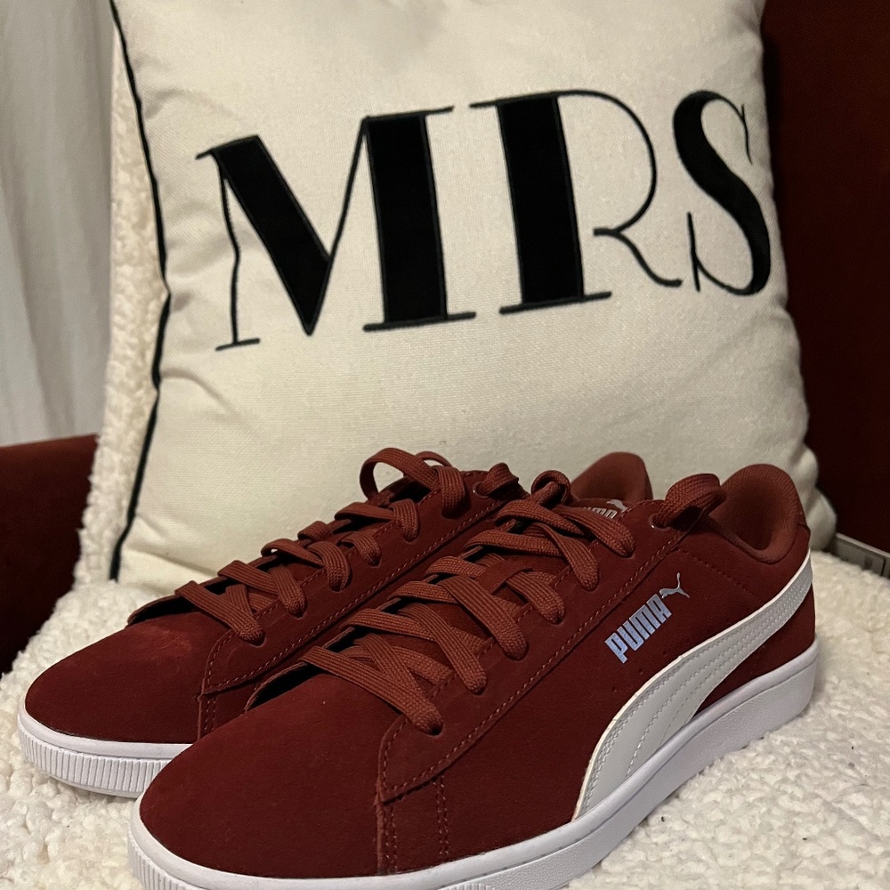 Puma Suede Classic deep red color. Women’s 9.5.